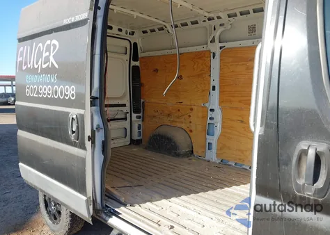 2018 Ram Promaster 2500 High Roof 136 Wb z USA, uszkodzony, nr VIN 3C6TRVCG1JE138932